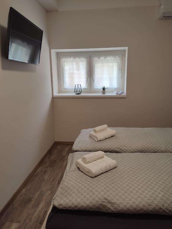 Voeroesko Apartmanhaz Balatonalmádi Exterior foto