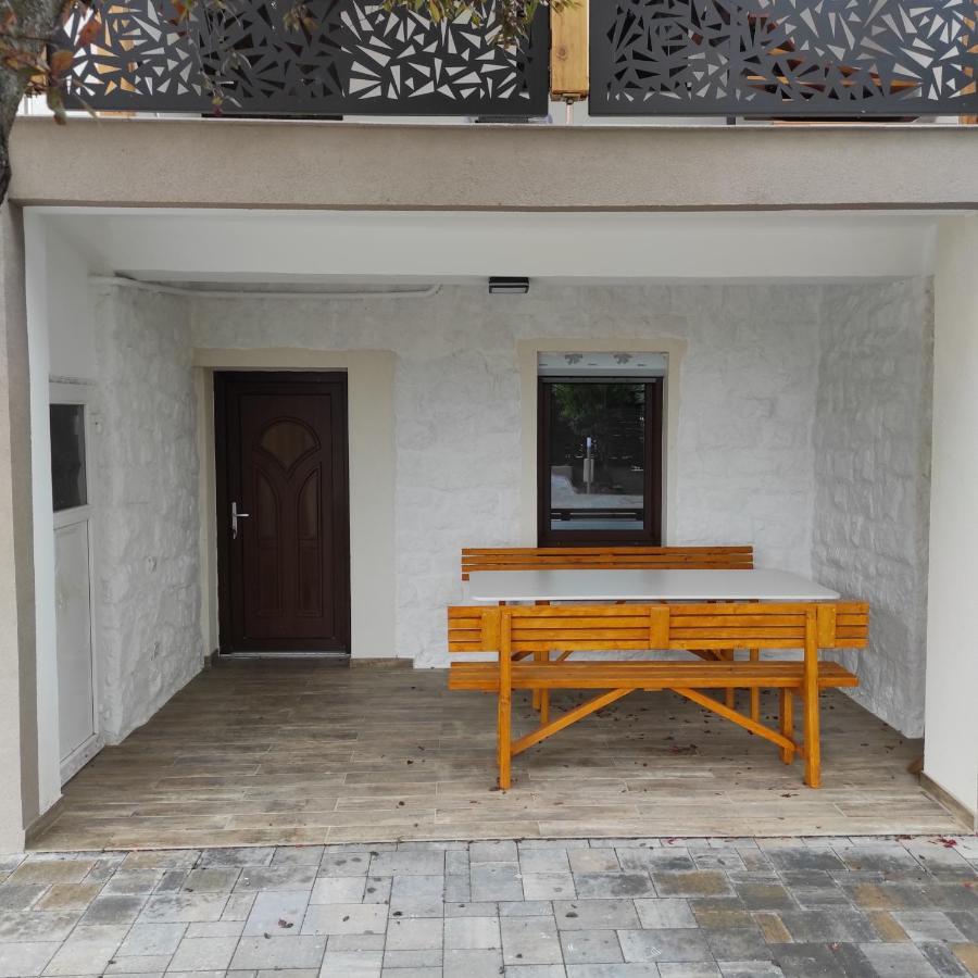 Voeroesko Apartmanhaz Balatonalmádi Exterior foto