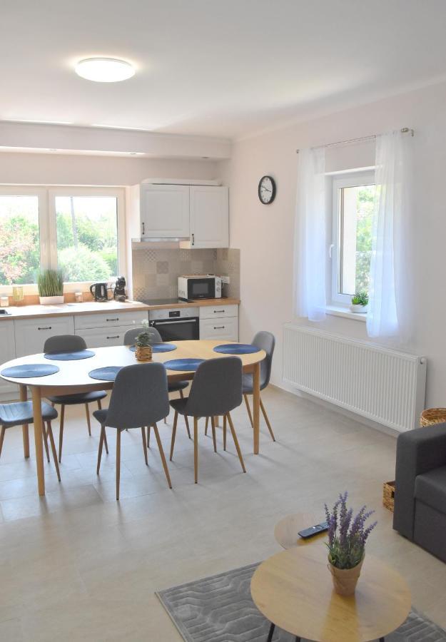 Voeroesko Apartmanhaz Balatonalmádi Exterior foto