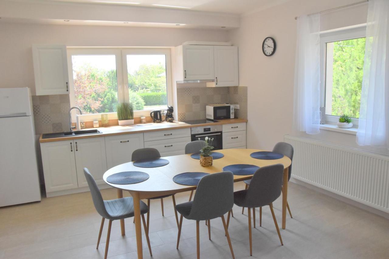 Voeroesko Apartmanhaz Balatonalmádi Exterior foto