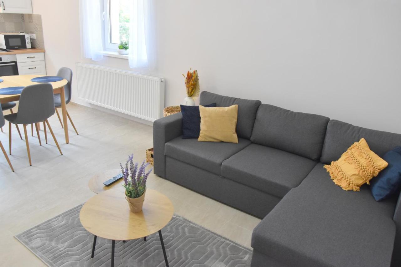 Voeroesko Apartmanhaz Balatonalmádi Exterior foto